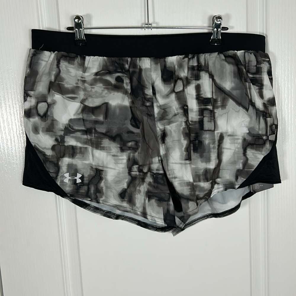 Under Armor Loose Fitting Run Shorts Gray Black XL